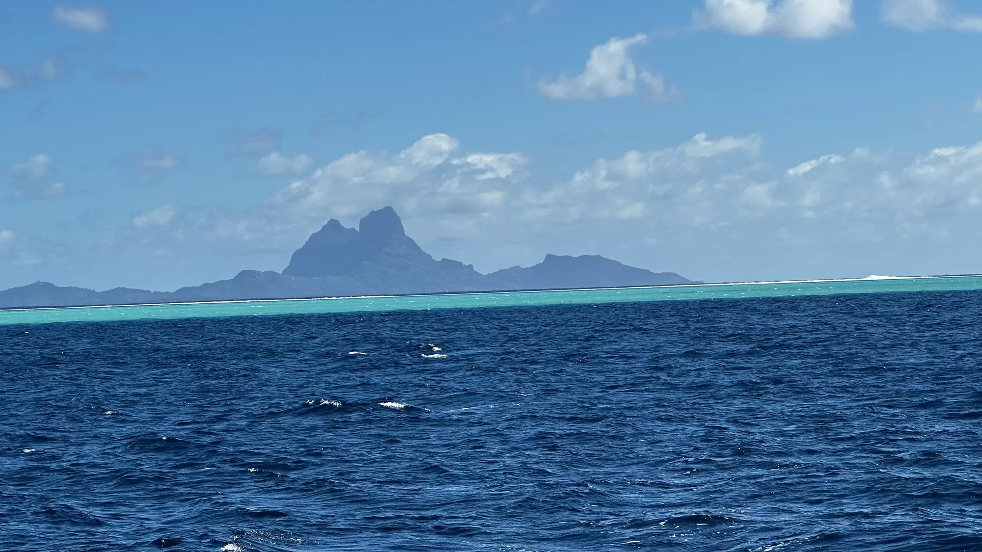 Lagon et reliefs des îles de la Société